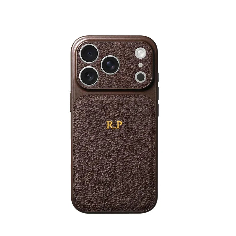 Coque iPhone personnalisable coloris Marron, initiales dorées au dos